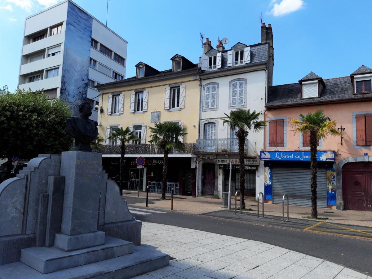 Appartement Hypercentre Tarbes - 2 Grandes Chambres Exterior foto